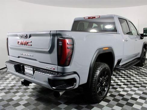 Used 2025 GMC Sierra 3500 AT4 image 9