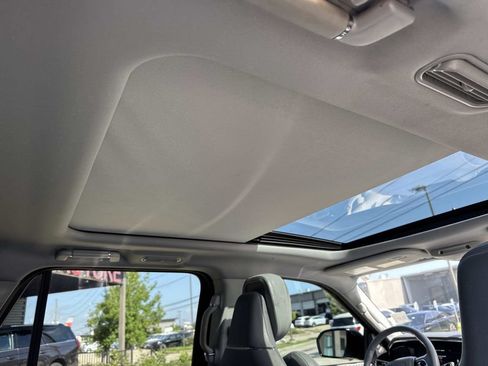 Used 2021 Lincoln Navigator Reserve w/ Luxury Package AWD/4WD image 11