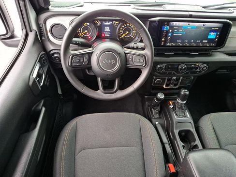 Used 2024 Jeep Wrangler Unlimited Sport AWD/4WD image 12