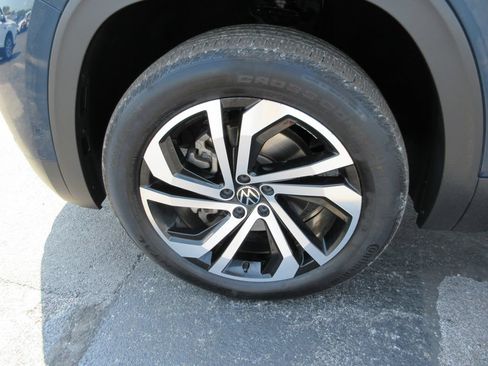 Used 2020 Volkswagen Atlas Cross Sport SEL Premium AWD/4WD image 14