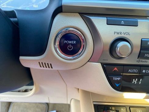 Used 2015 Lexus ES 300h w/ Navigation System Package FWD image 13
