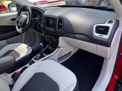 Used 2019 Jeep Compass Latitude FWD image 25