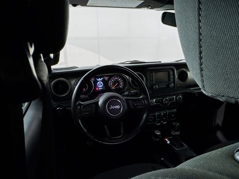 Used 2019 Jeep Wrangler Unlimited Sport S AWD/4WD image 19