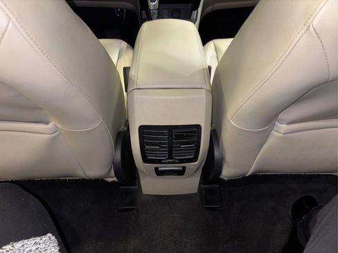 Used 2019 Ford Escape Titanium image 30