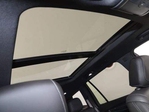 Used 2024 Cadillac XT6 Sport image 11