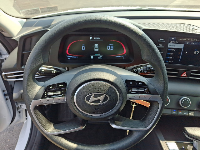 Certified 2025 Hyundai Elantra SE w/ Cargo Package FWD image 15