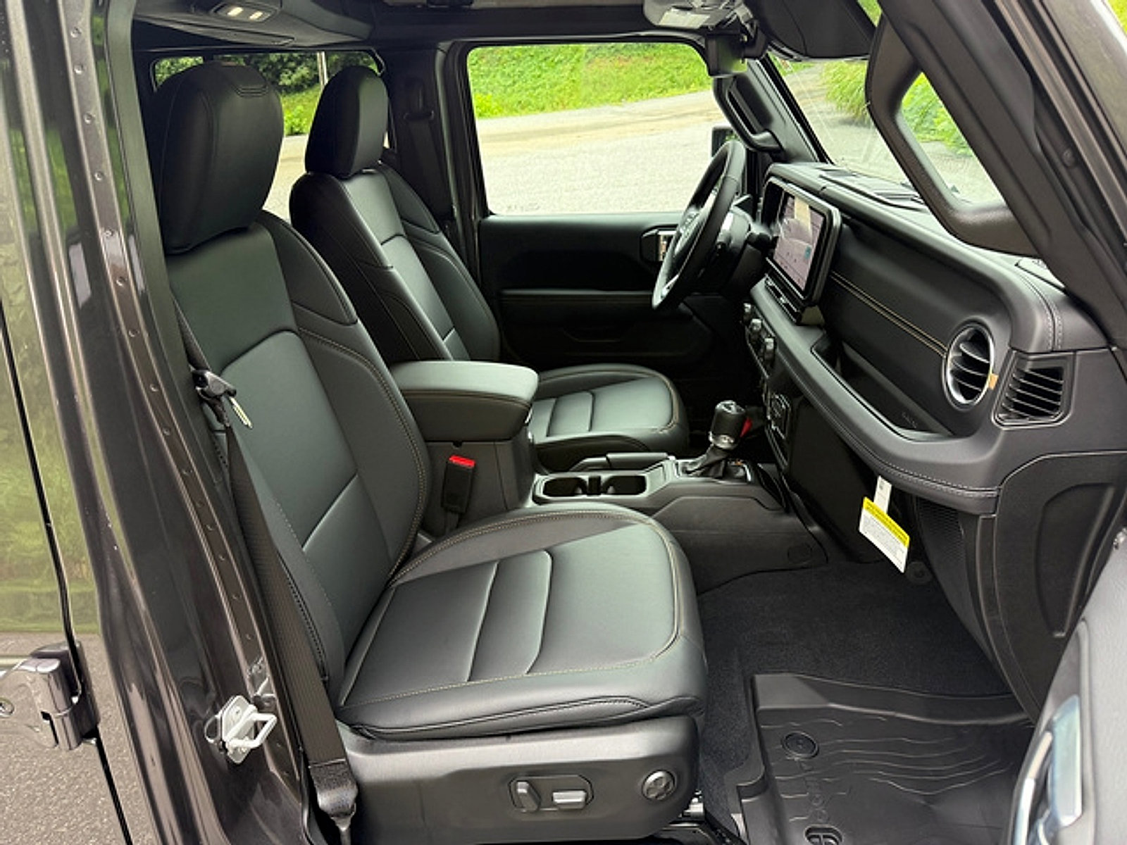 New 2026 Jeep Wrangler Unlimited Sahara AWD/4WD image 19