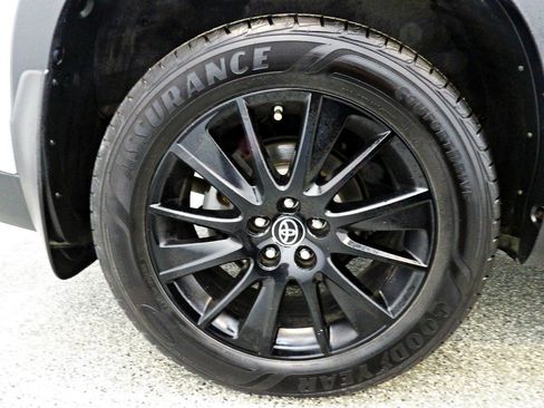 Used 2019 Toyota Highlander SE AWD/4WD image 24