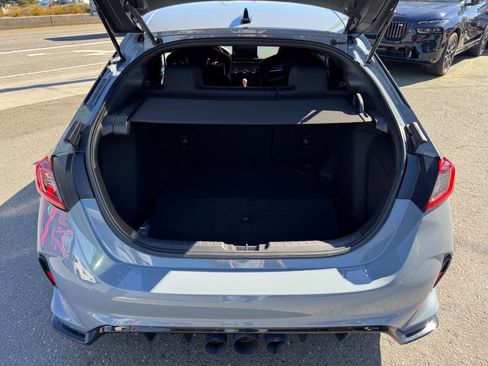 Used 2023 Honda Civic Type R image 9