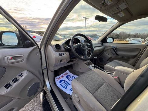 Used 2002 Toyota RAV4 4WD image 29