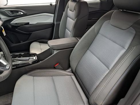 New 2026 Chevrolet Trax LT w/ Driver Confidence Package FWD image 10
