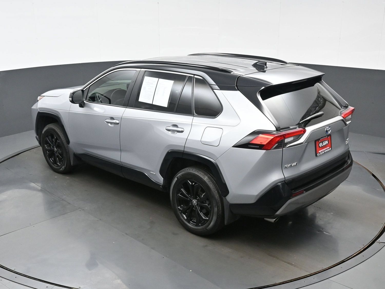 Used 2024 Toyota RAV4 XSE w/ Weather Package AWD/4WD image 40