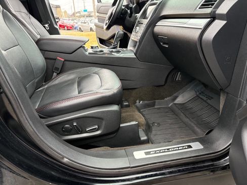 Used 2019 Ford F150 XLT w/ Equipment Group 302A Luxury image 9