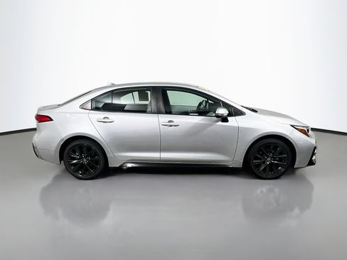 Used 2023 Toyota Corolla SE FWD image 3