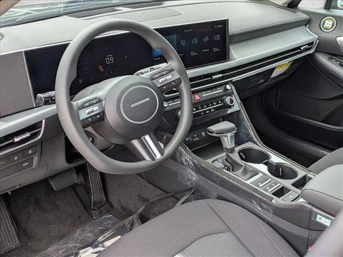 New 2025 Hyundai Sonata SE FWD image 3