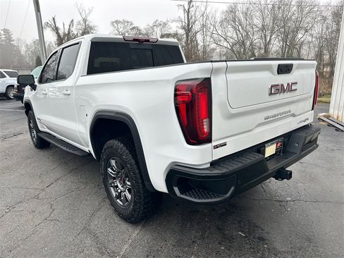 Used 2025 GMC Sierra 1500 AT4X image 8