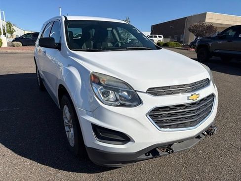Used 2017 Chevrolet Equinox LS FWD image 3