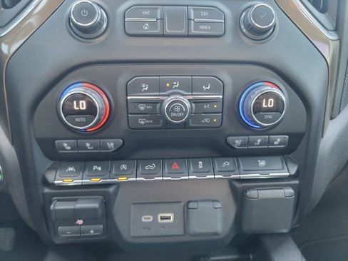 Used 2021 Chevrolet Silverado 1500 High Country w/ Technology Package RWD image 27