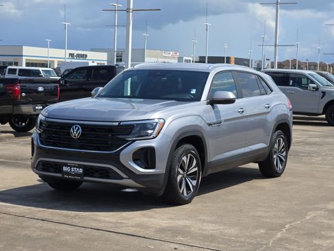 Used 2024 Volkswagen Atlas Cross Sport SE FWD image 10