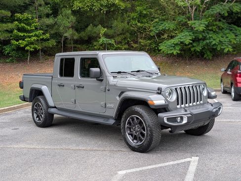 Used 2023 Jeep Gladiator Overland w/ LED Lighting Group AWD/4WD image 11