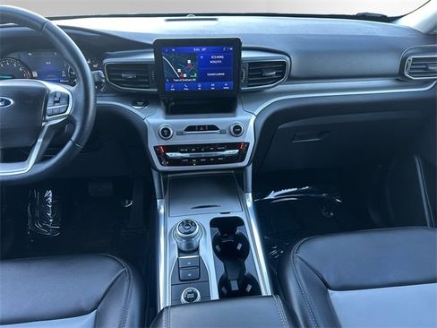 Used 2022 Ford Explorer XLT w/ Equipment Group 202A image 11