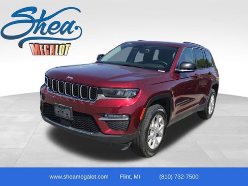 Used 2023 Jeep Grand Cherokee Limited AWD/4WD image 1