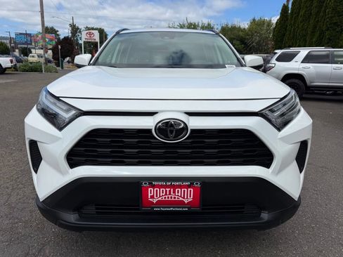 Used 2025 Toyota RAV4 XLE AWD/4WD image 3