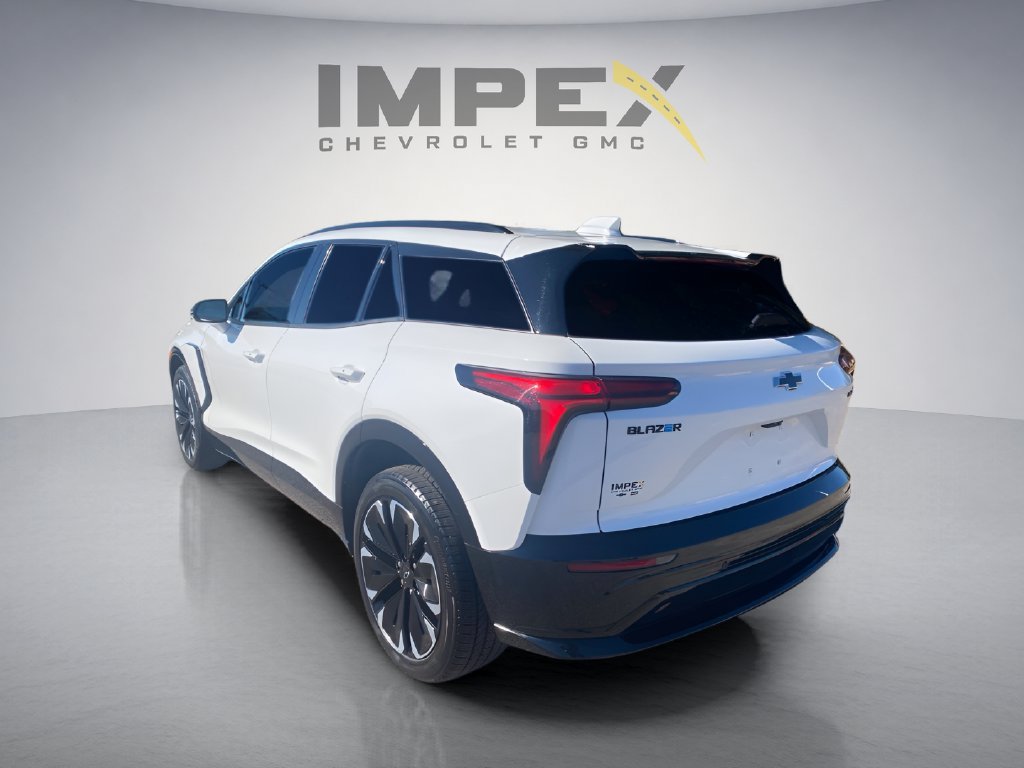 Used 2024 Chevrolet Blazer EV RS AWD/4WD image 3