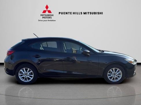 Used 2018 MAZDA MAZDA3 Sport FWD image 4