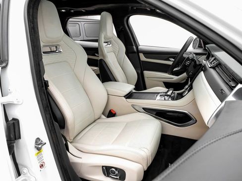 Used 2023 Jaguar F-PACE SVR image 27