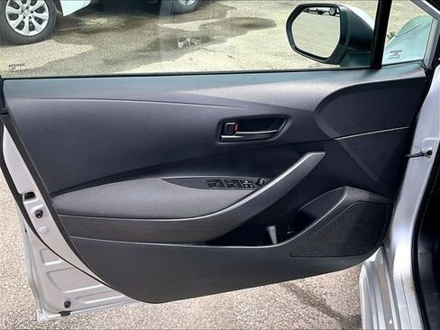Used 2024 Toyota Corolla LE FWD image 9
