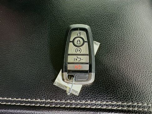 Used 2019 Ford F150 Raptor w/ Equipment Group 802A Luxury image 43