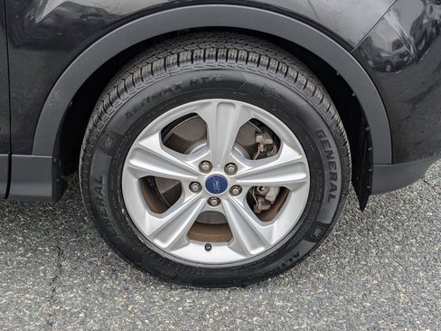 Used 2015 Ford Escape SE w/ Equipment Group 201A image 9