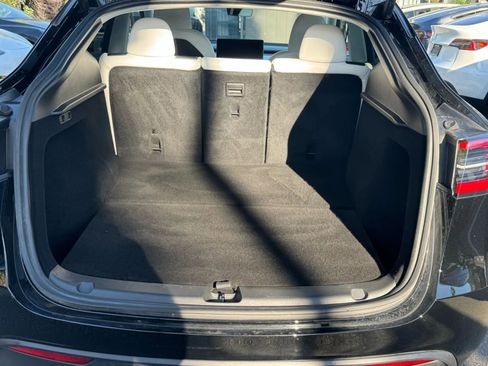 Used 2024 Tesla Model Y Long Range image 18