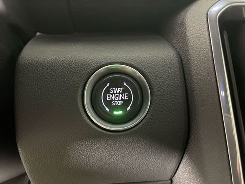 New 2025 GMC Acadia Elevation image 17