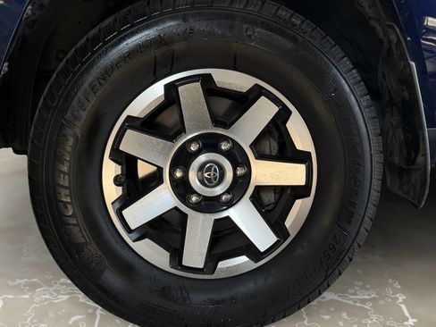 Used 2019 Toyota 4Runner TRD Off-Road AWD/4WD image 14