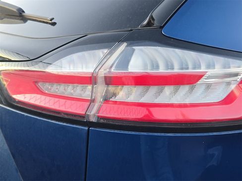 Used 2022 Ford Edge SE image 14