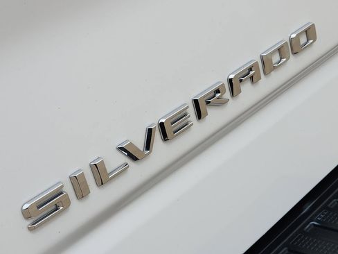 Used 2023 Chevrolet Silverado 1500 LT AWD/4WD image 14