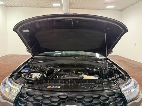 Used 2025 Ford Explorer ST-Line AWD/4WD image 82