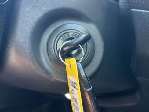 Used 2016 Hyundai Veloster image 18