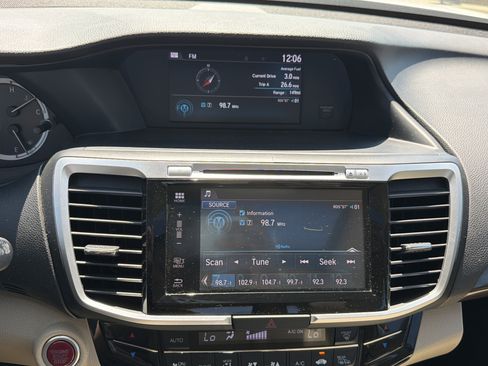 Used 2016 Honda Accord EX-L image 23