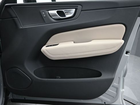 New 2026 Volvo XC60 B5 Plus w/ Protection Package Premier image 26