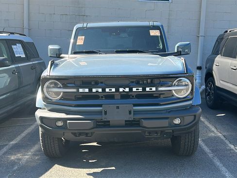 Used 2025 Ford Bronco Outer Banks AWD/4WD image 2
