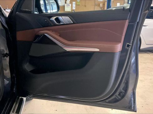 Used 2020 BMW X7 xDrive40i w/ Premium Package AWD/4WD image 21