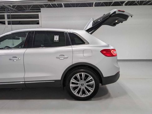 Used 2017 Lincoln MKX Reserve AWD/4WD image 11
