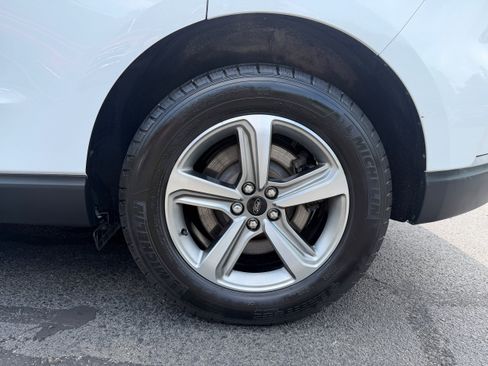 Certified 2024 Ford Edge SEL w/ Convenience Package AWD/4WD image 9