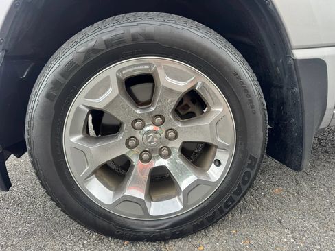 Used 2019 RAM 1500 Big Horn AWD/4WD image 9