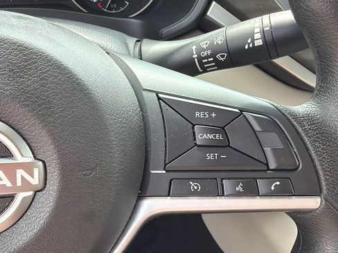 Used 2025 Nissan Altima 2.5 SV FWD image 25