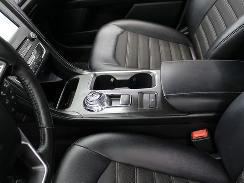 Used 2018 Ford Fusion SE w/ Equipment Group 201A FWD image 23