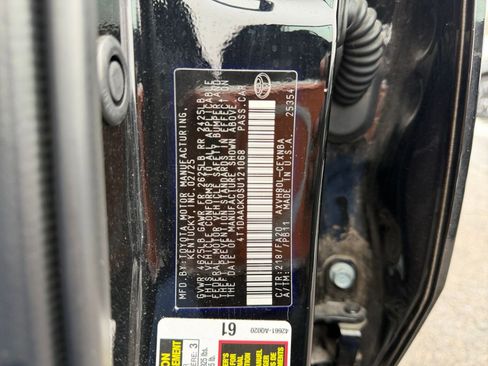 Used 2025 Toyota Camry LE image 28